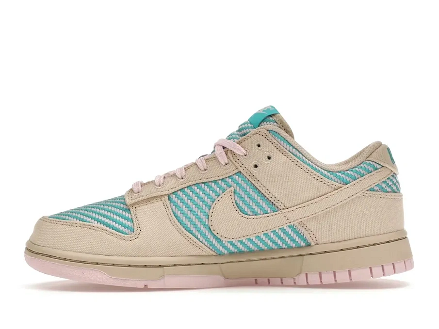 Фото № 3 с приближением к товару «‎Nike Dunk Low»