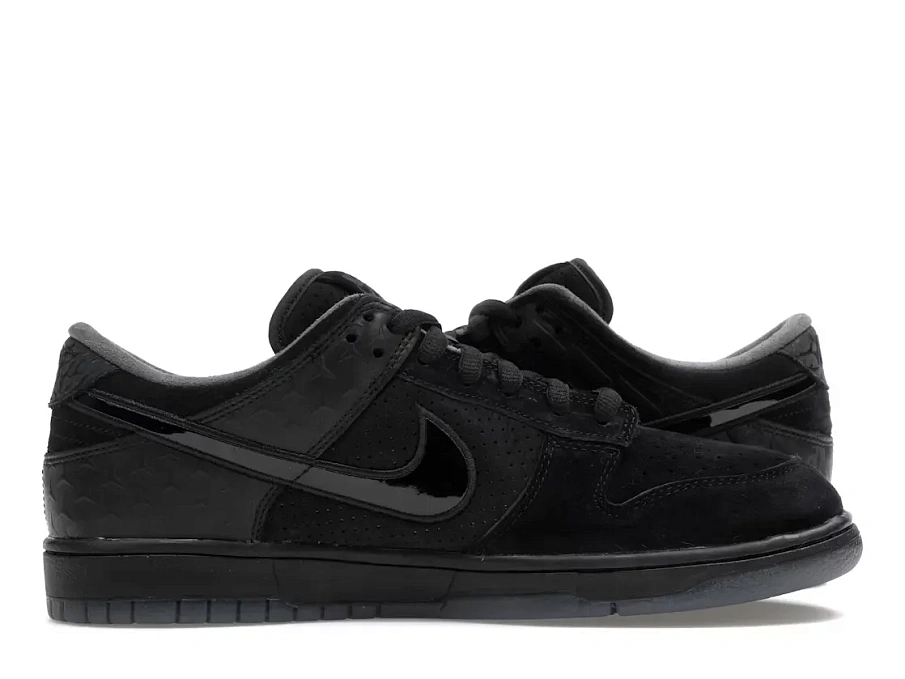 Фото № 3 с приближением к товару «‎Nike Dunk Low»