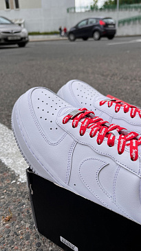 Фото № 3 с приближением к товару «‎Nike AF 1 SUPREME»