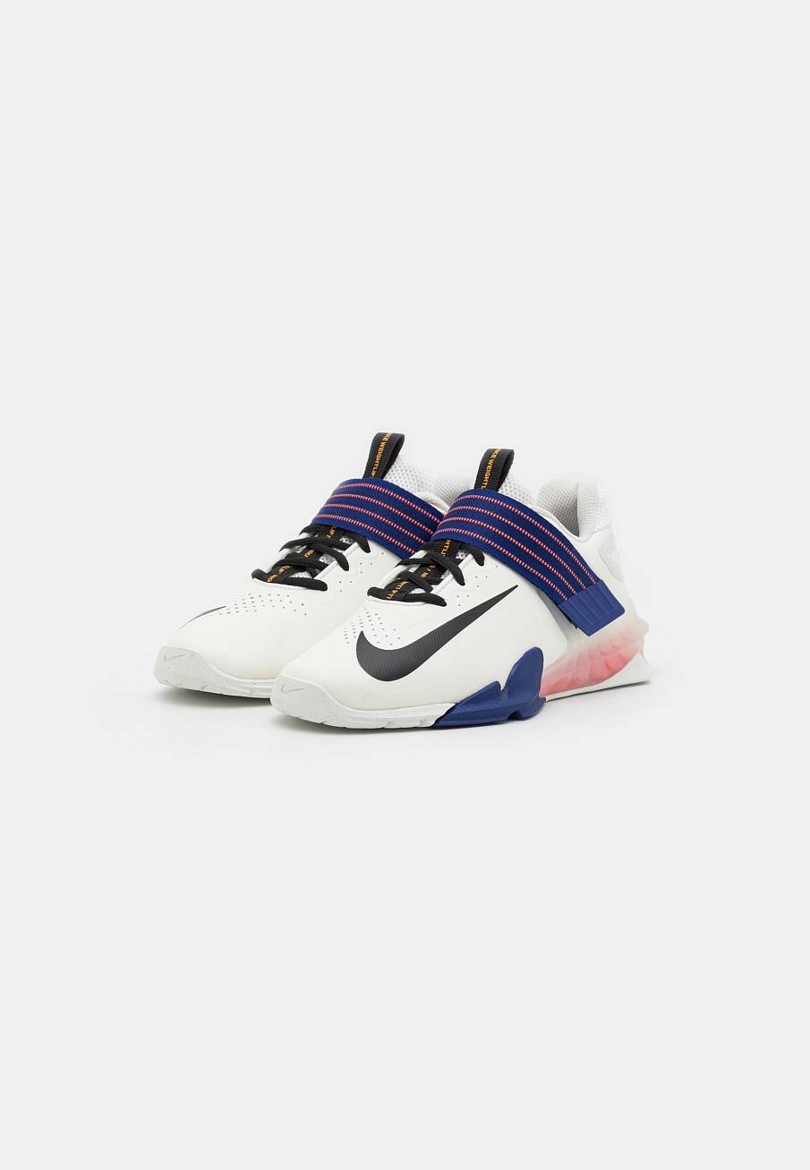 Фото № 2 с приближением к товару «‎Nike Savaleos»