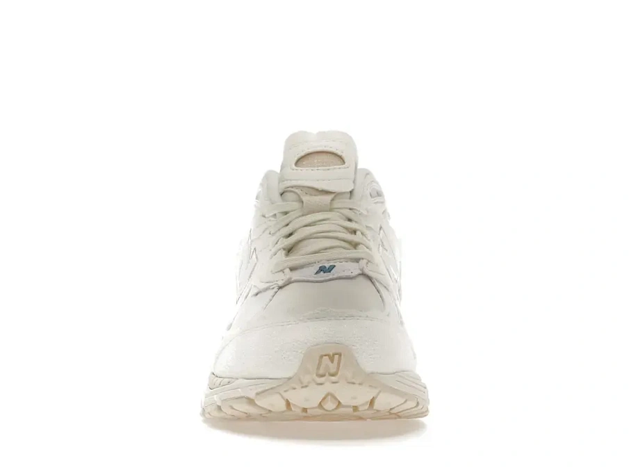 Фото № 2 с приближением к товару «‎New Balance 2002R»