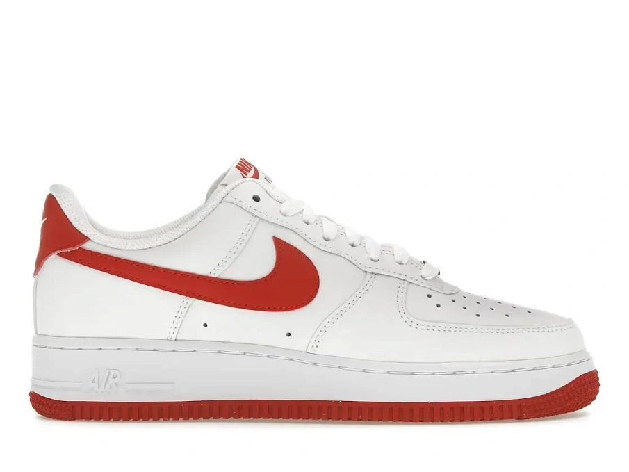 Фото № 1 с приближением к товару «‎Nike Air Force 1 '07»