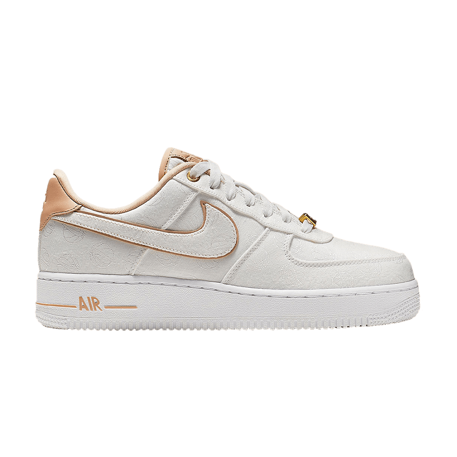 Фото № 1 с приближением к товару «‎Nike Women's Air Force 1 Low 07 Lux Basketball Print (898889-102)»