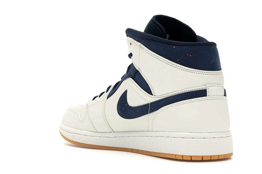 Фото № 6 с приближением к товару «‎Jordan 1 Retro Mid Jeter»