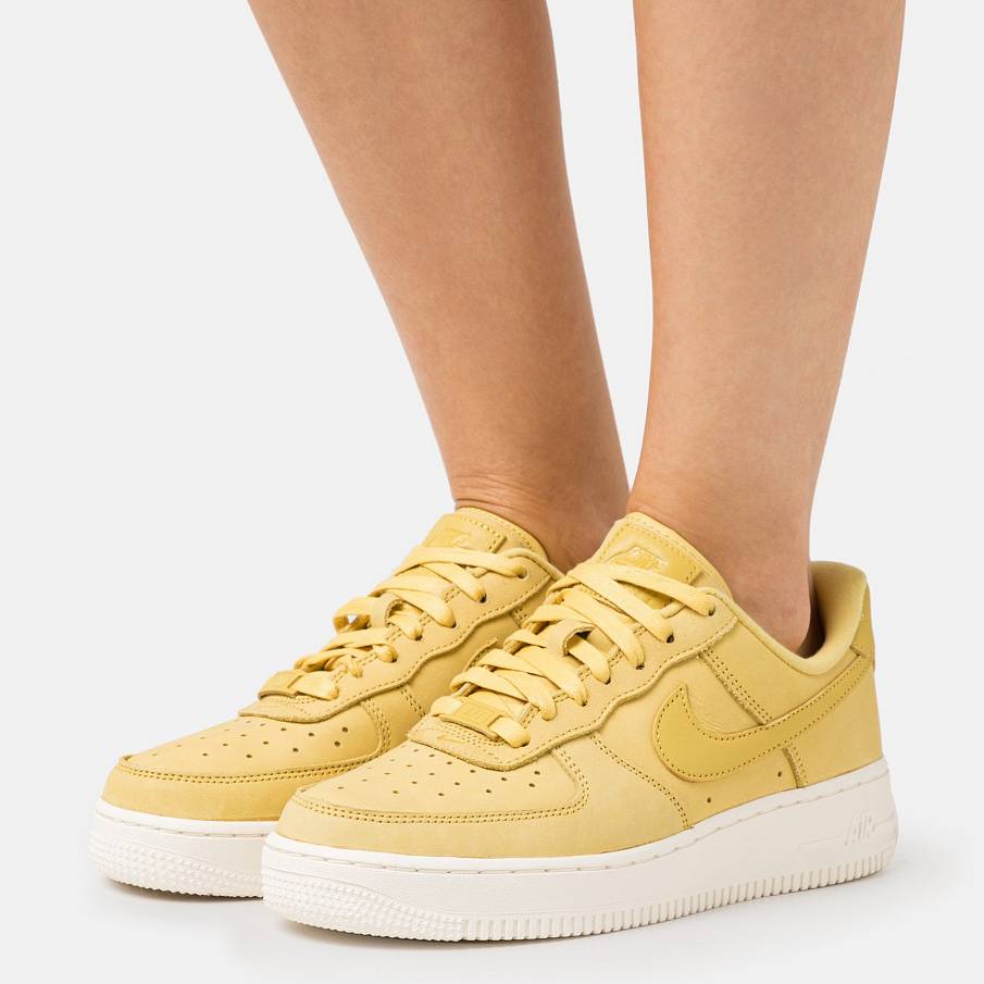 Фото № 2 с приближением к товару «‎Nike Wmns Air Force 1 Prm »
