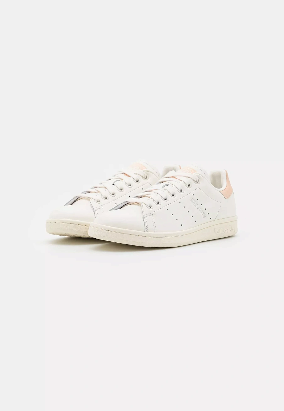 Фото № 3 с приближением к товару «‎STAN SMITH »