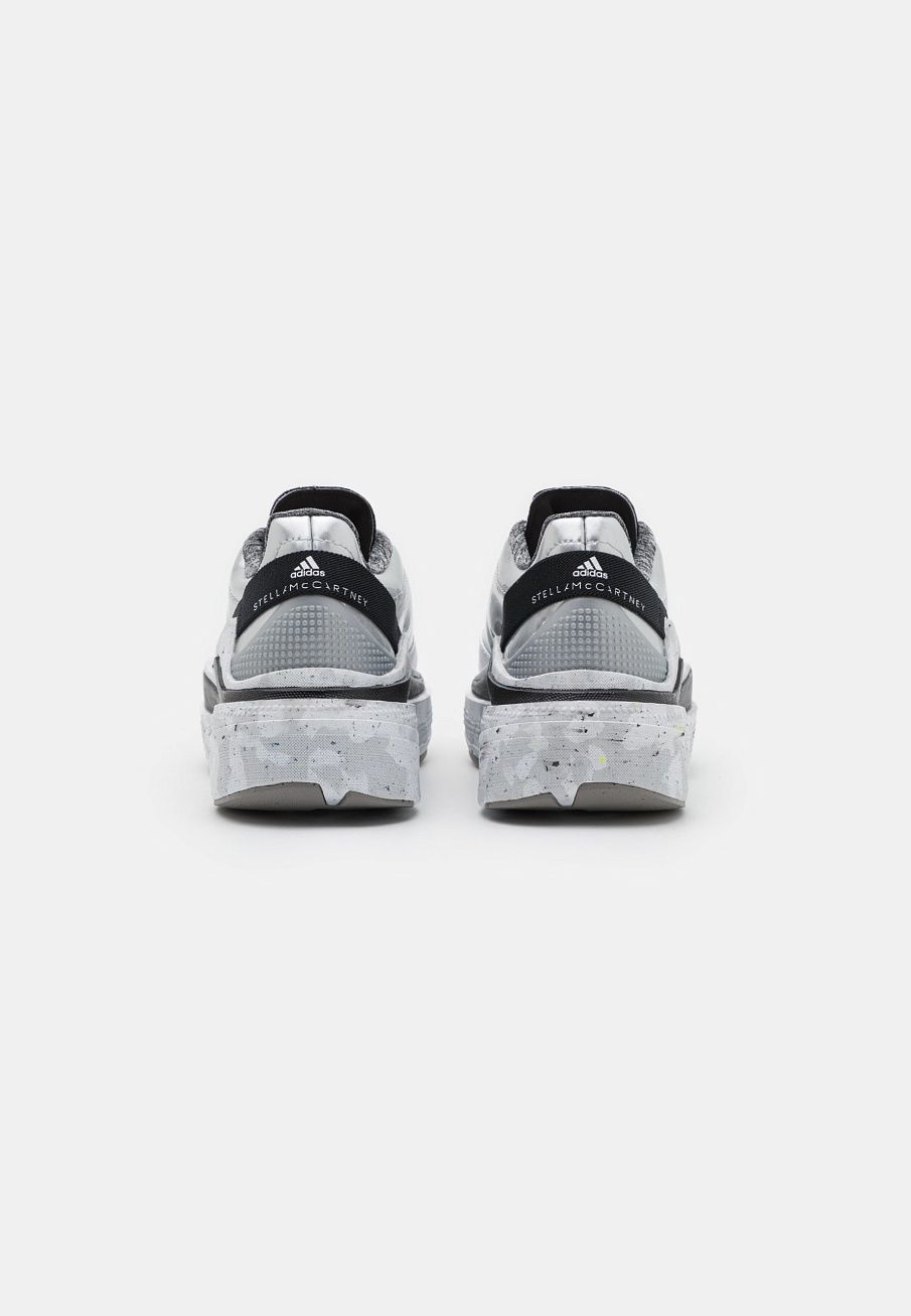 Фото № 3 с приближением к товару «‎Adidas Earthlight»