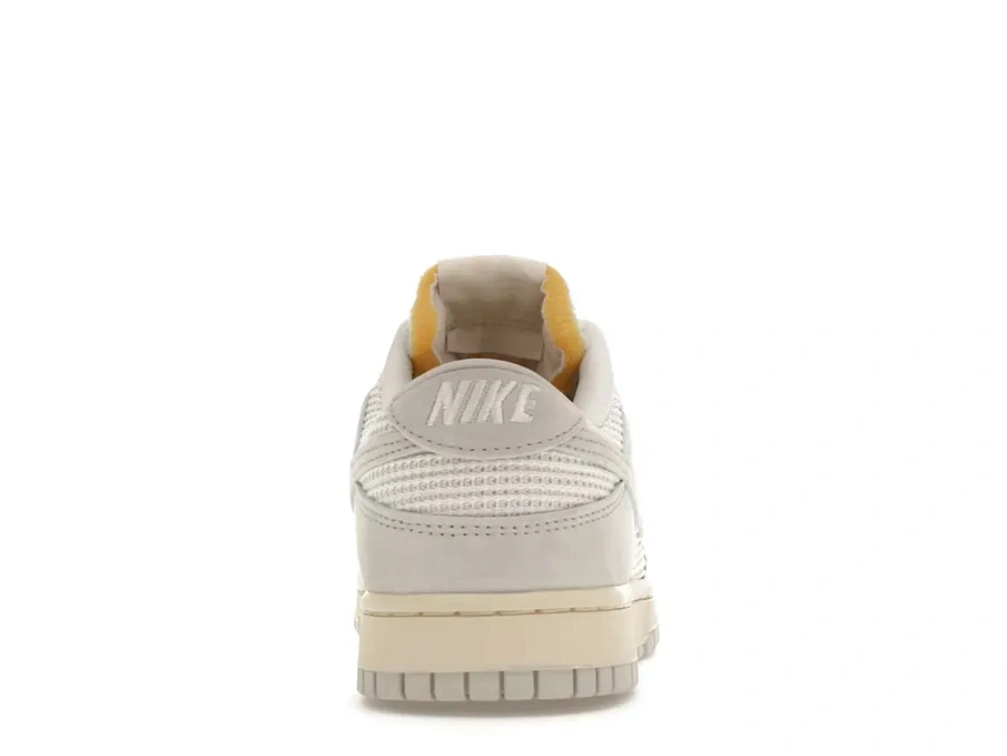 Фото № 4 с приближением к товару «‎Nike Dunk Low»