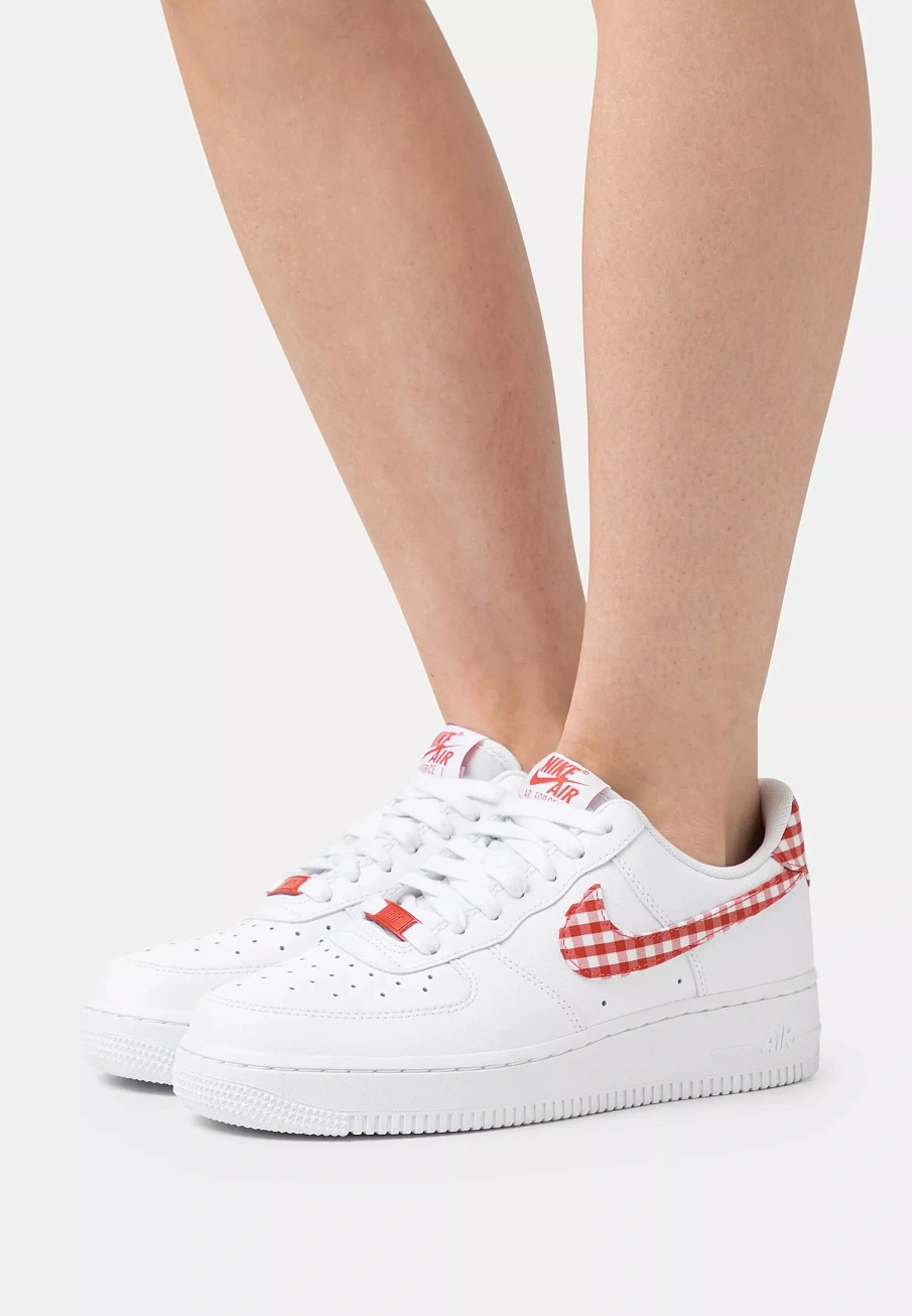 Фото № 2 с приближением к товару «‎AIR FORCE 1 ESS TREND»