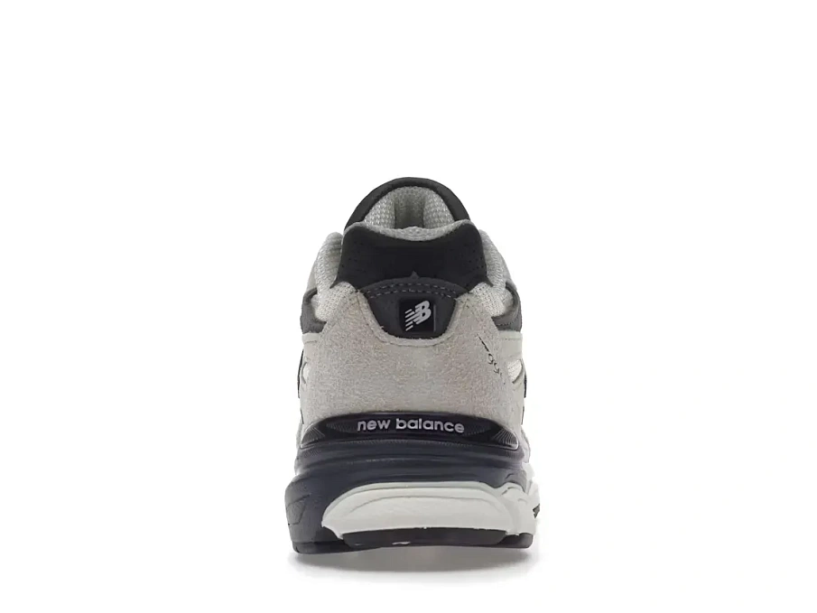 Фото № 4 с приближением к товару «‎New Balance 990v3»