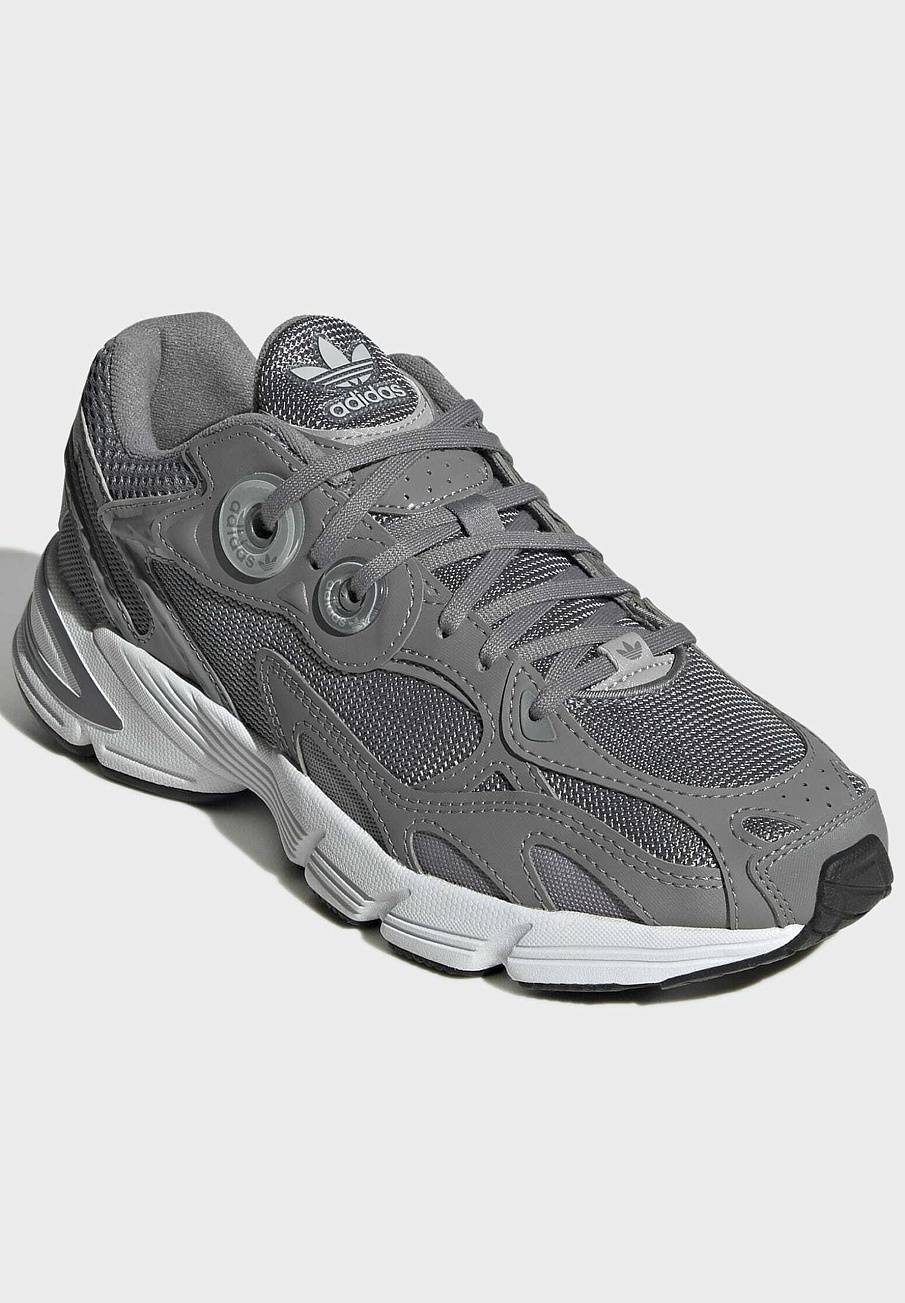 Фото № 2 с приближением к товару «‎Adidas Astir »