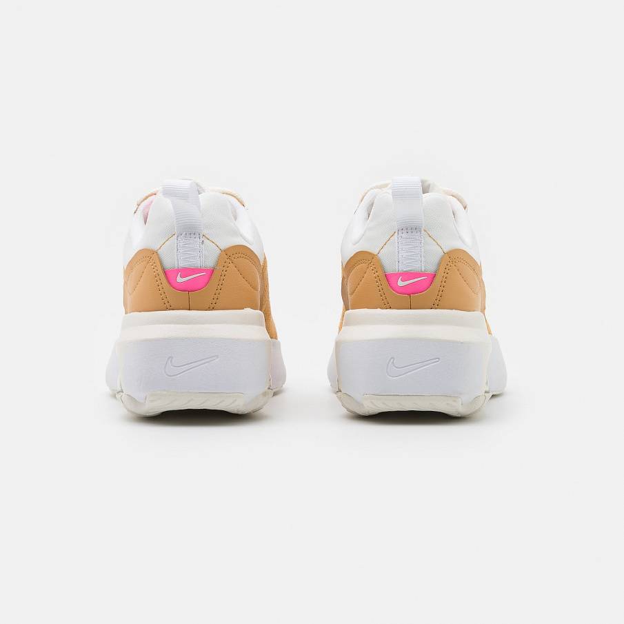 Фото № 3 с приближением к товару «‎Nike Air Max Verona »