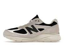 Фото № 3 с приближением к товару «‎New Balance 990v4»