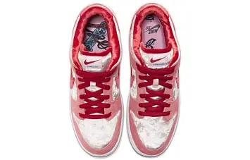 StrangeLove x Nike SB Dunk Low 'Valentine's Day' - 4