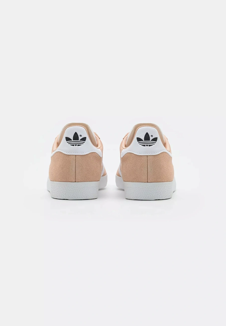 Фото № 3 с приближением к товару «‎GAZELLE »