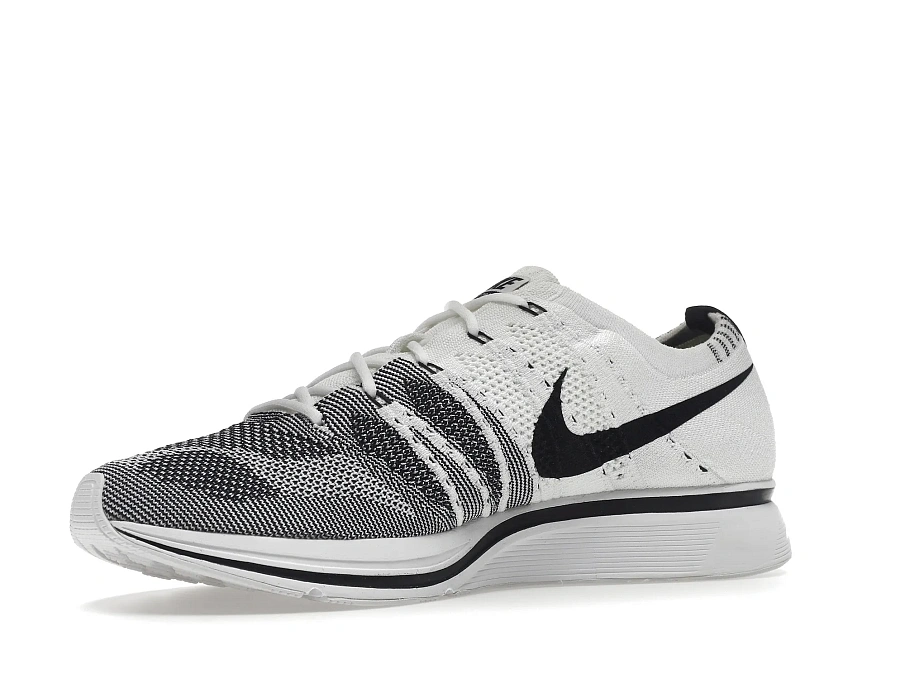 Фото № 4 с приближением к товару «‎Nike Flyknit Trainer White Black (2017)»