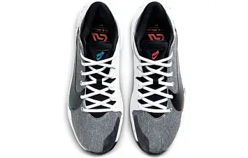 Nike Zoom Freak 2 EP Basketball shoes whitegrey - 6