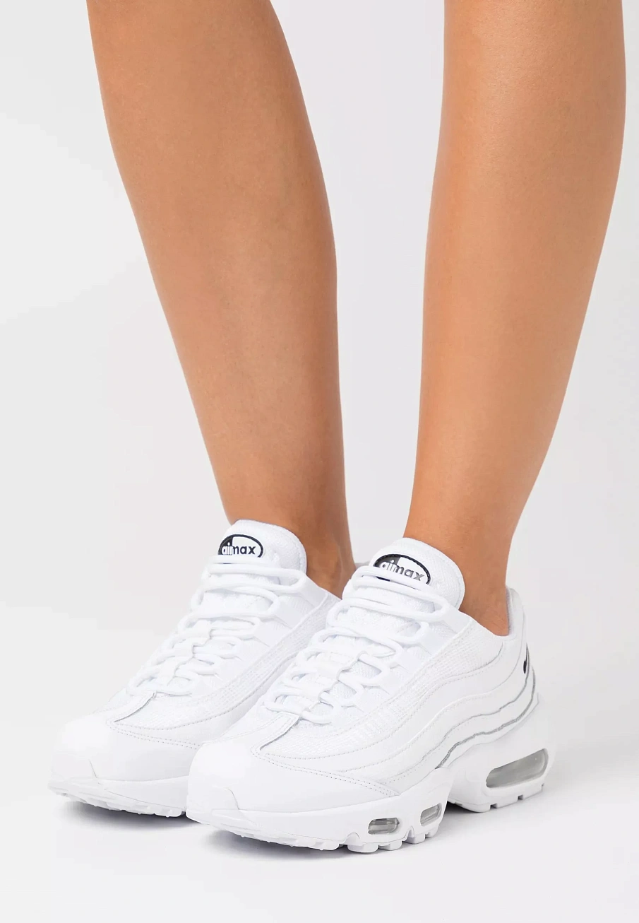 Фото № 1 с приближением к товару «‎AIR MAX 95»