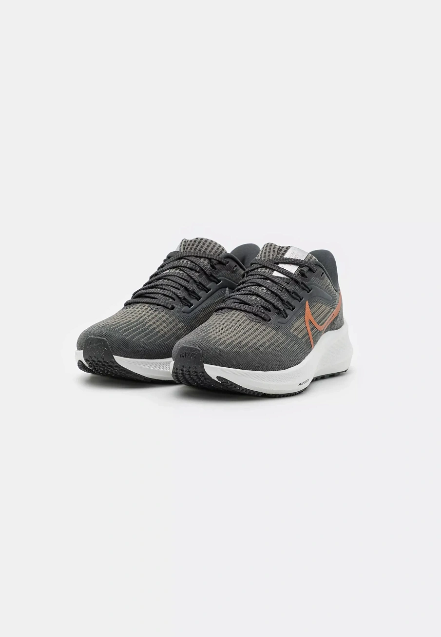 Фото № 2 с приближением к товару «‎AIR ZOOM PEGASUS 39»