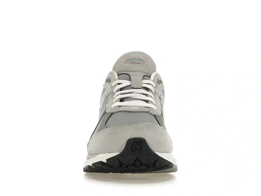 Фото № 2 с приближением к товару «‎New Balance 2002R»