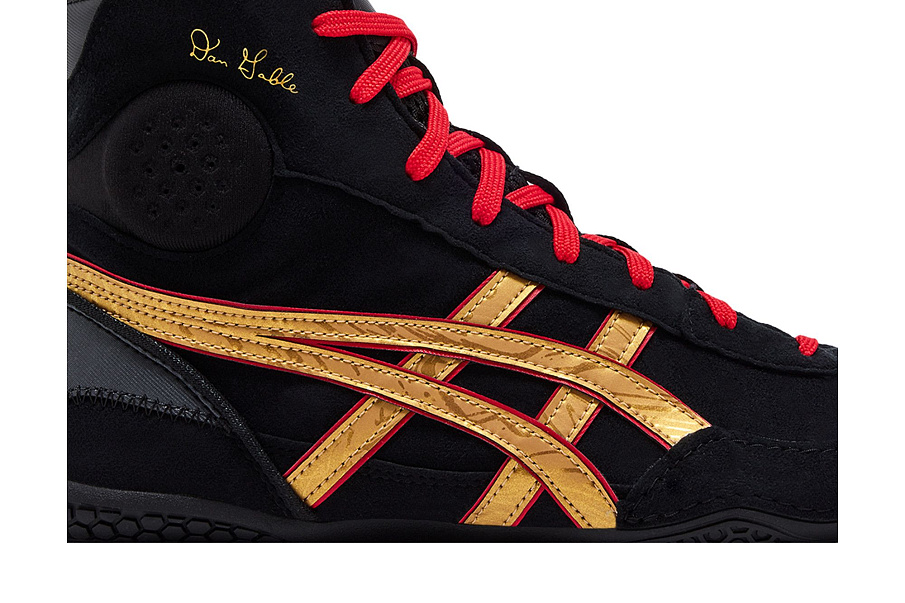 Фото № 3 с приближением к товару «‎ASICS Dan Gable Evo 3 Black Pure Gold»