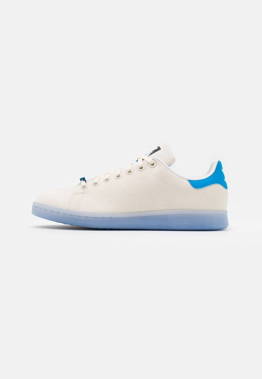 Фото № 1 с приближением к товару «‎Adidas Disney Star Wars Stan Smith Shoes »