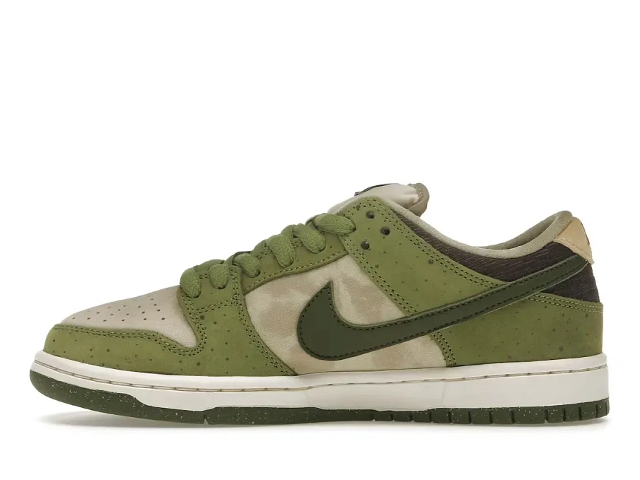 Фото № 3 с приближением к товару «‎Nike SB Dunk Low»