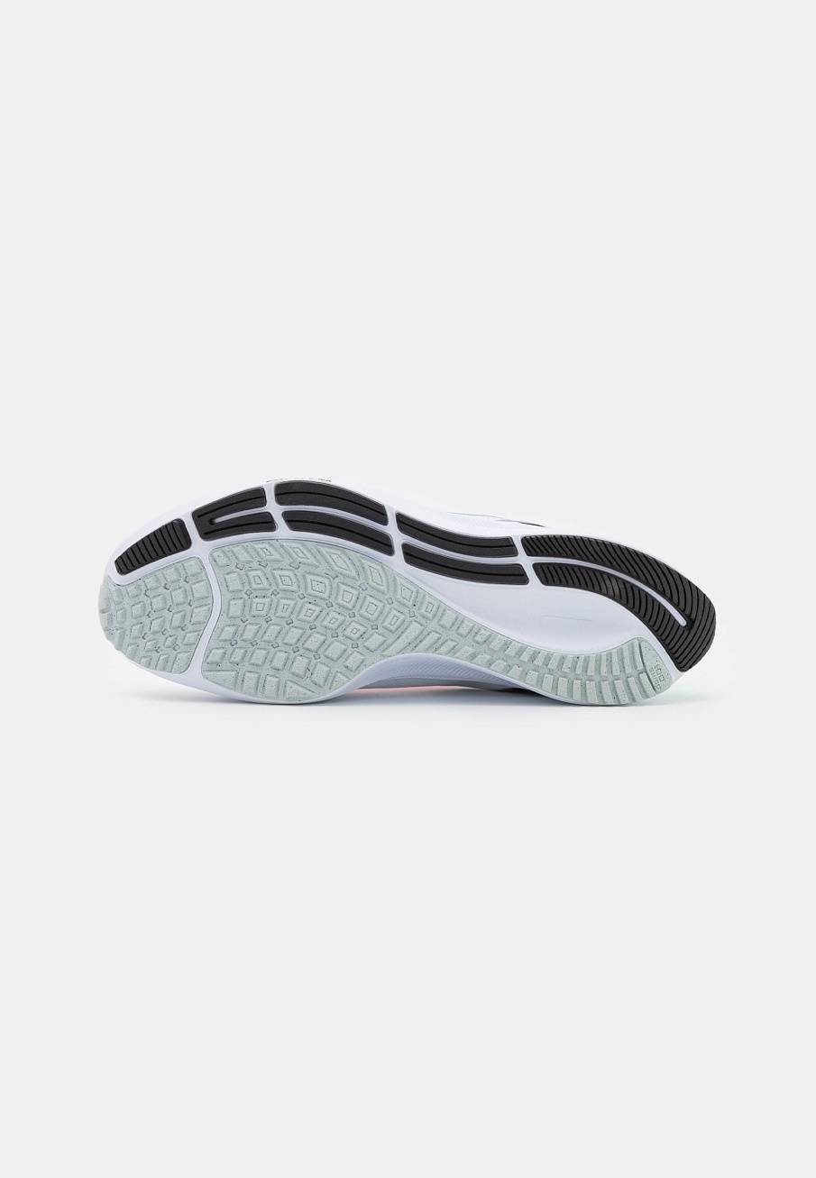 Фото № 5 с приближением к товару «‎Nike Air Zoom Pegasus 38»