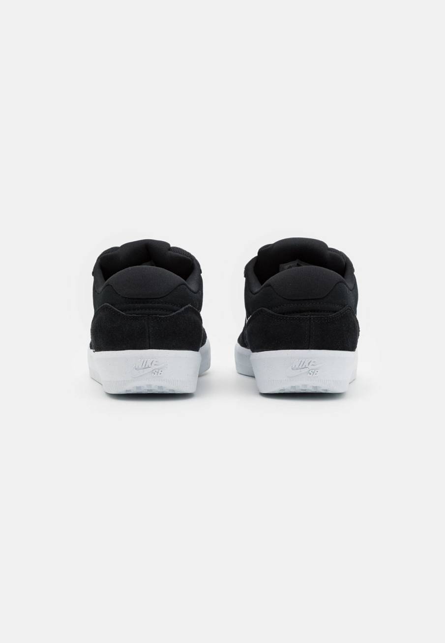 Фото № 2 с приближением к товару «‎Nike Force 58 »