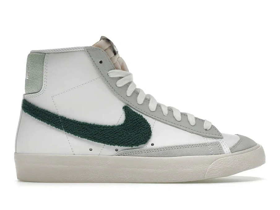 Фото № 1 с приближением к товару «‎Nike Blazer Mid 77 Vintage Chenille Swoosh Gorge Green »