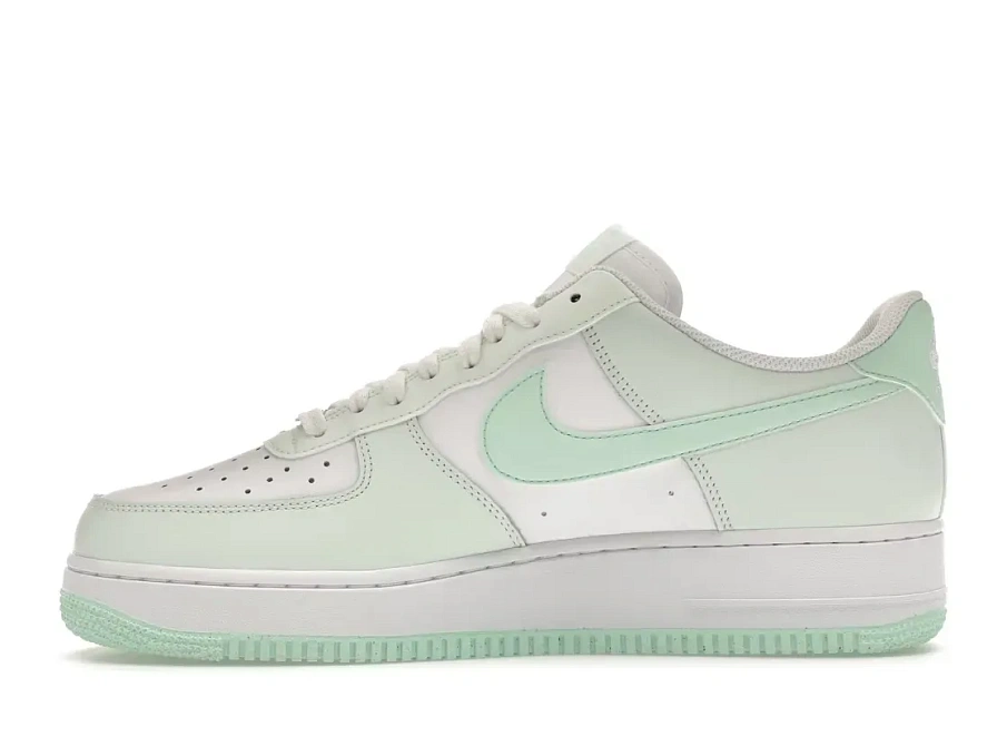 Фото № 3 с приближением к товару «‎Nike Air Force 1 Low '07»