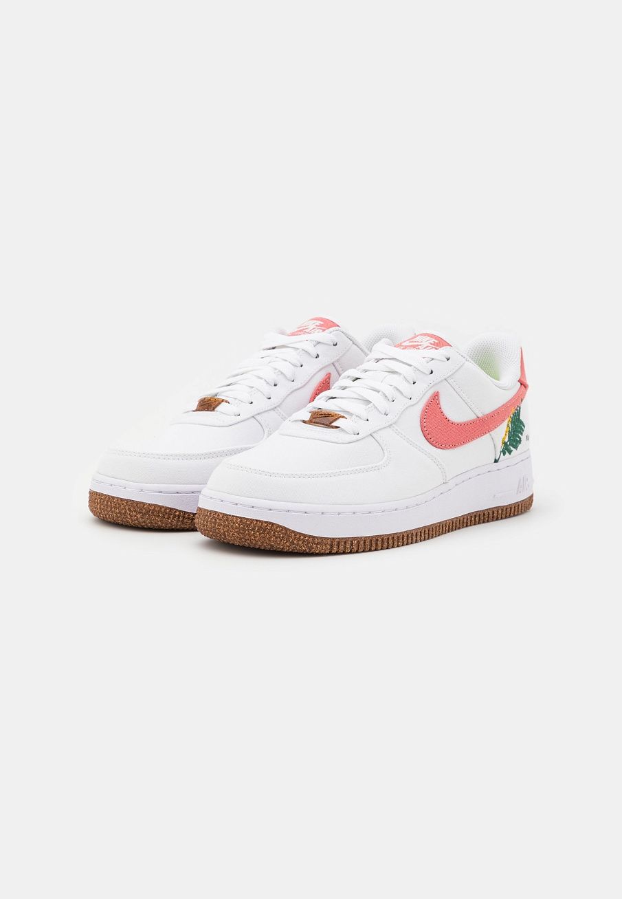Фото № 2 с приближением к товару «‎Nike Air Force 1 »