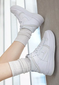 Фото № 2 с приближением к товару «‎WMNS DUNK HIGH UP»