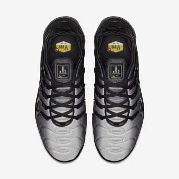 Nike Air Vapormax Plus - 4