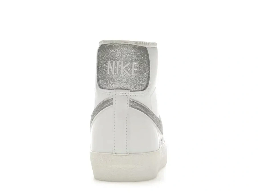 Фото № 4 с приближением к товару «‎Nike Blazer Mid 77 Essential»