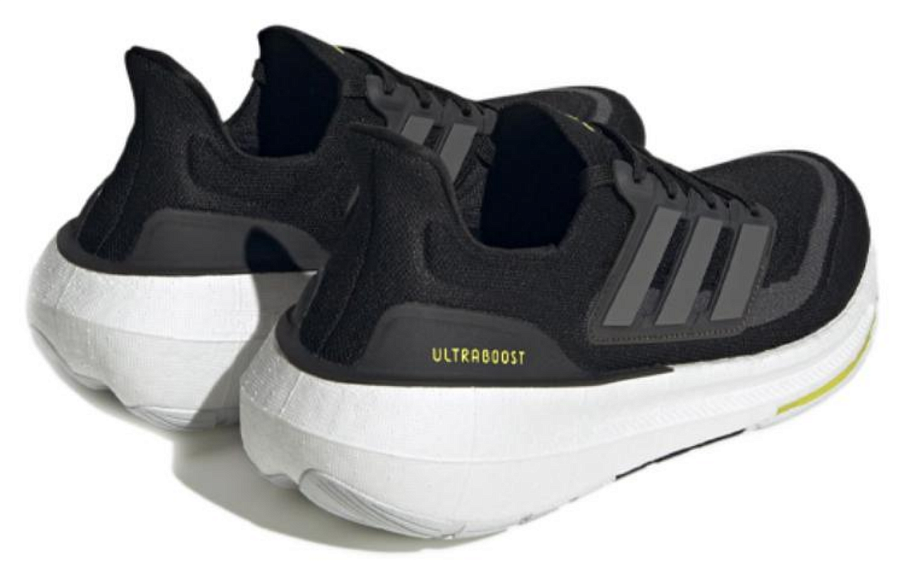 Фото № 4 с приближением к товару «‎ adidas Ultraboost Running shoes»