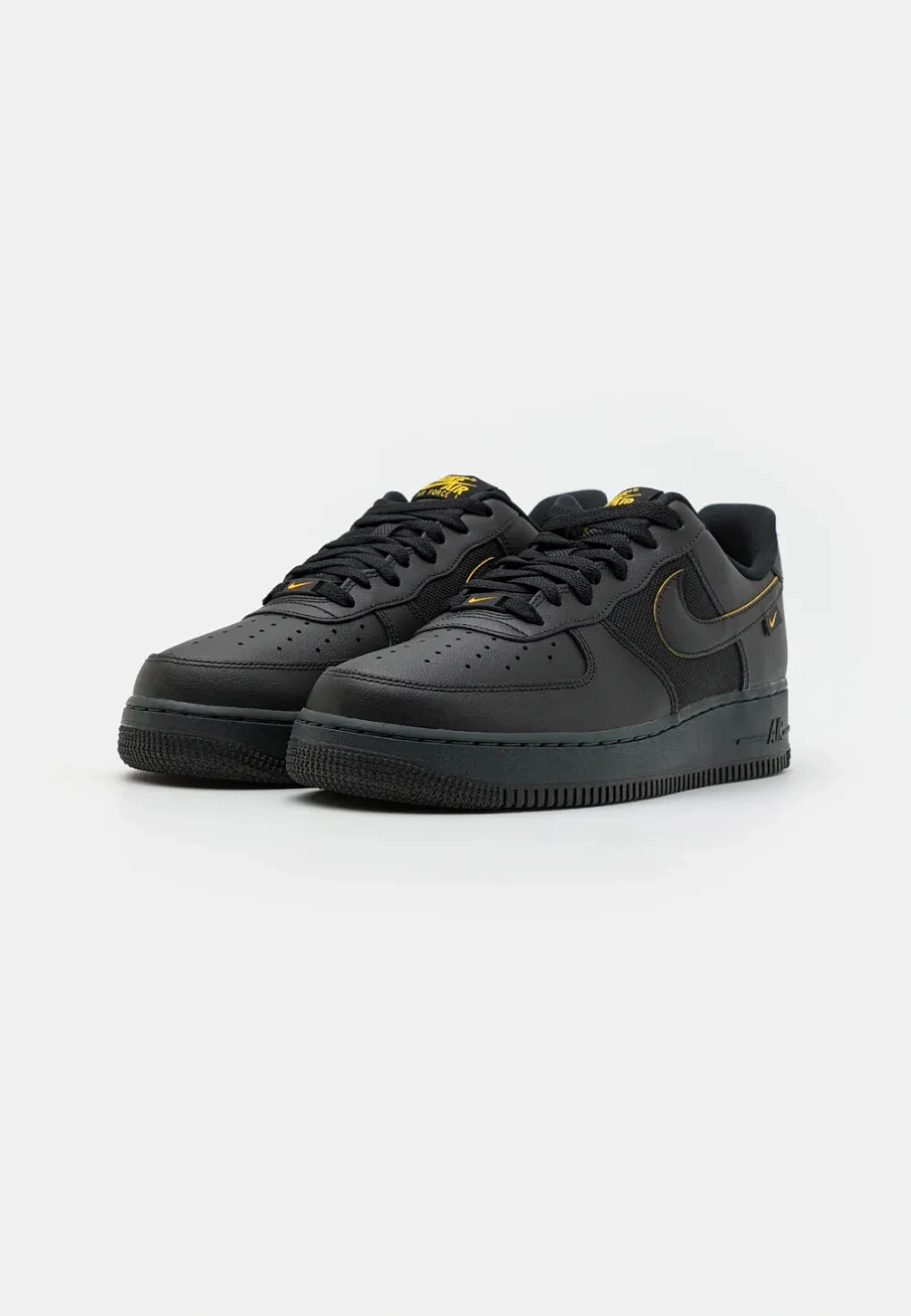 Фото № 2 с приближением к товару «‎AIR FORCE 1 '07»