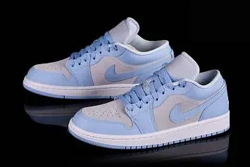 Nike Air Jordan 1 Retro Se Wmns University  - 3