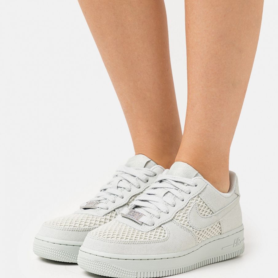 Фото № 1 с приближением к товару «‎Nike Air Force 1 »