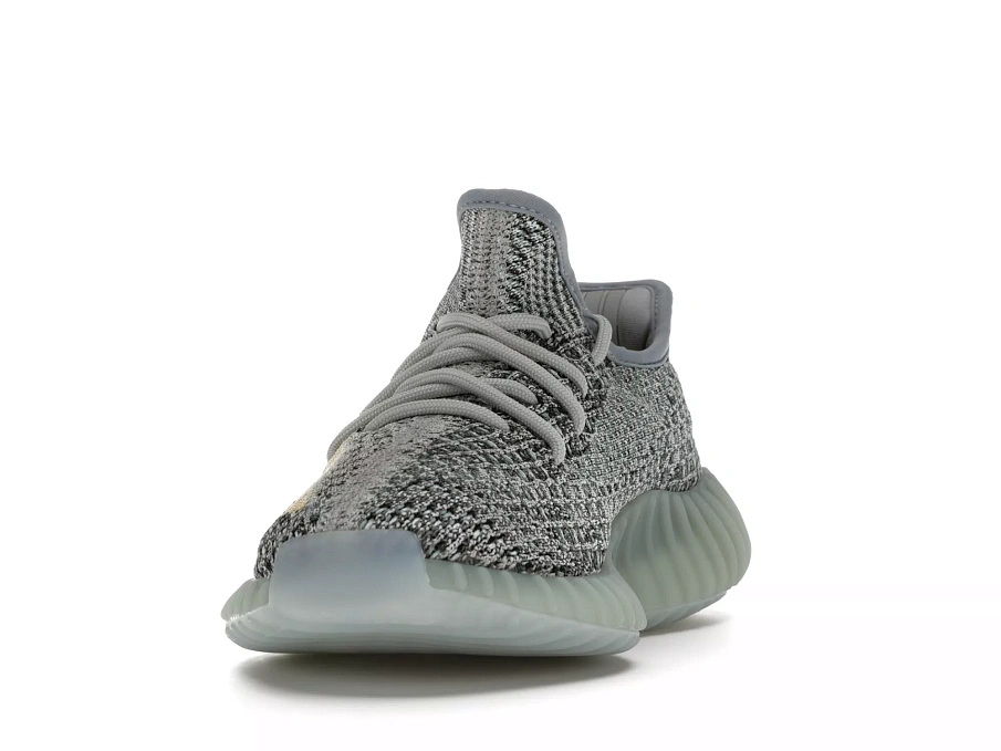 Фото № 2 с приближением к товару «‎adidas Yeezy Boost 350 V2 Ash Blue»