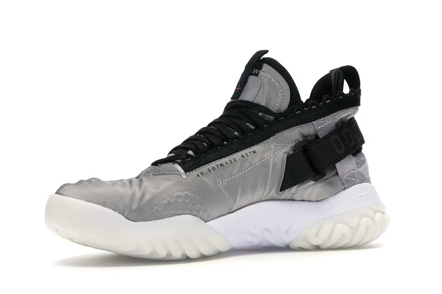 Фото № 3 с приближением к товару «‎Jordan Proto React Metallic Silver»