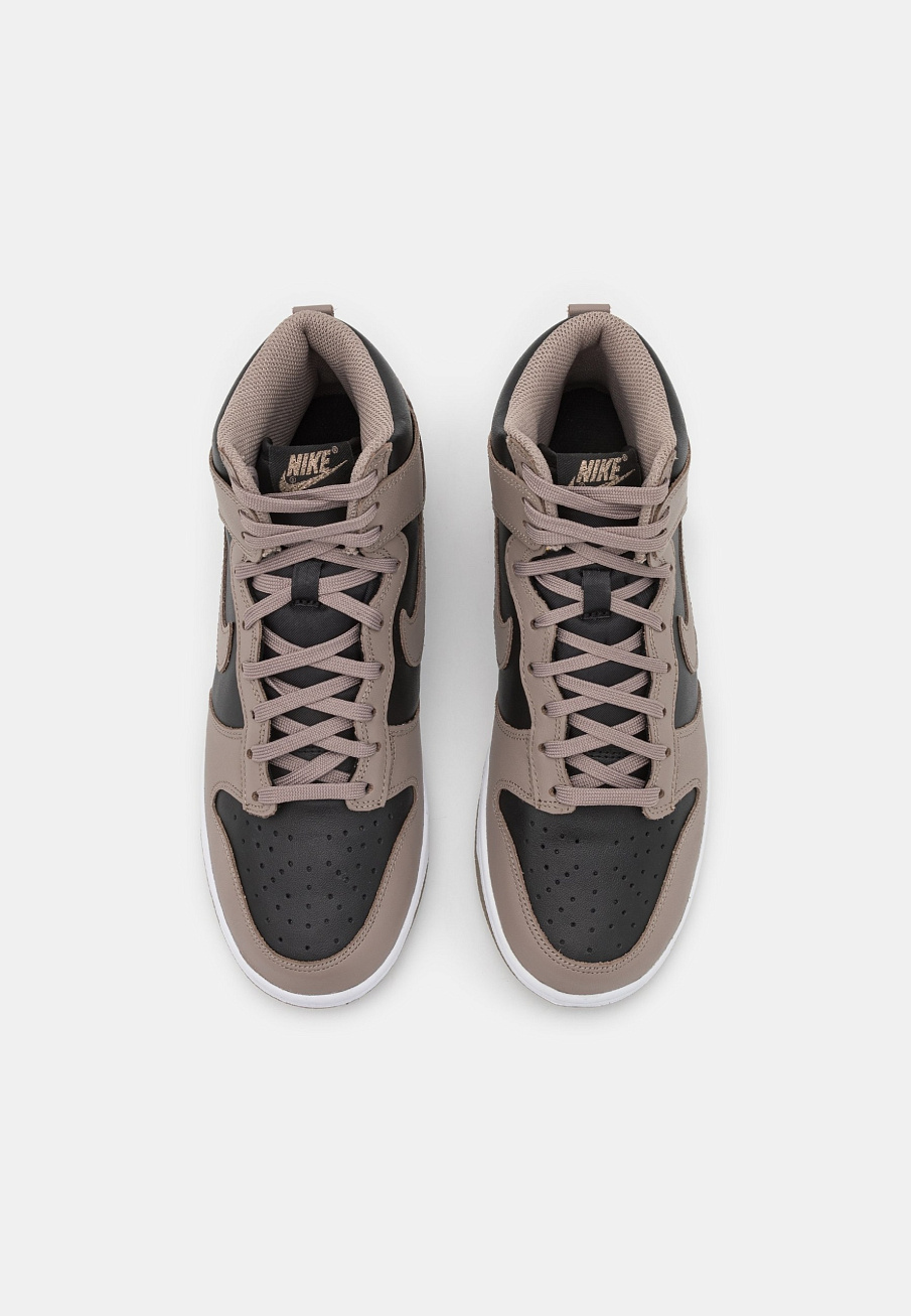 Фото № 5 с приближением к товару «‎Nike Dunk »