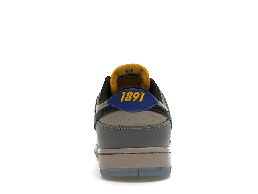 Фото № 4 с приближением к товару «‎Nike Dunk Low North Carolina A&T»