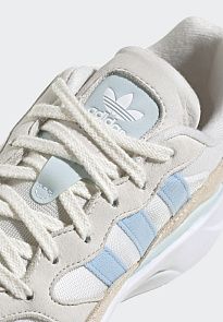 Фото № 4 с приближением к товару «‎Adidas Retropy Adisuper »