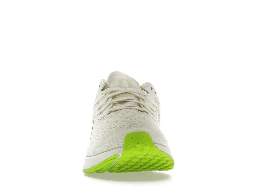 Фото № 2 с приближением к товару «‎Nike Air Zoom Pegasus 36 Barely Volt Spruce Aura »