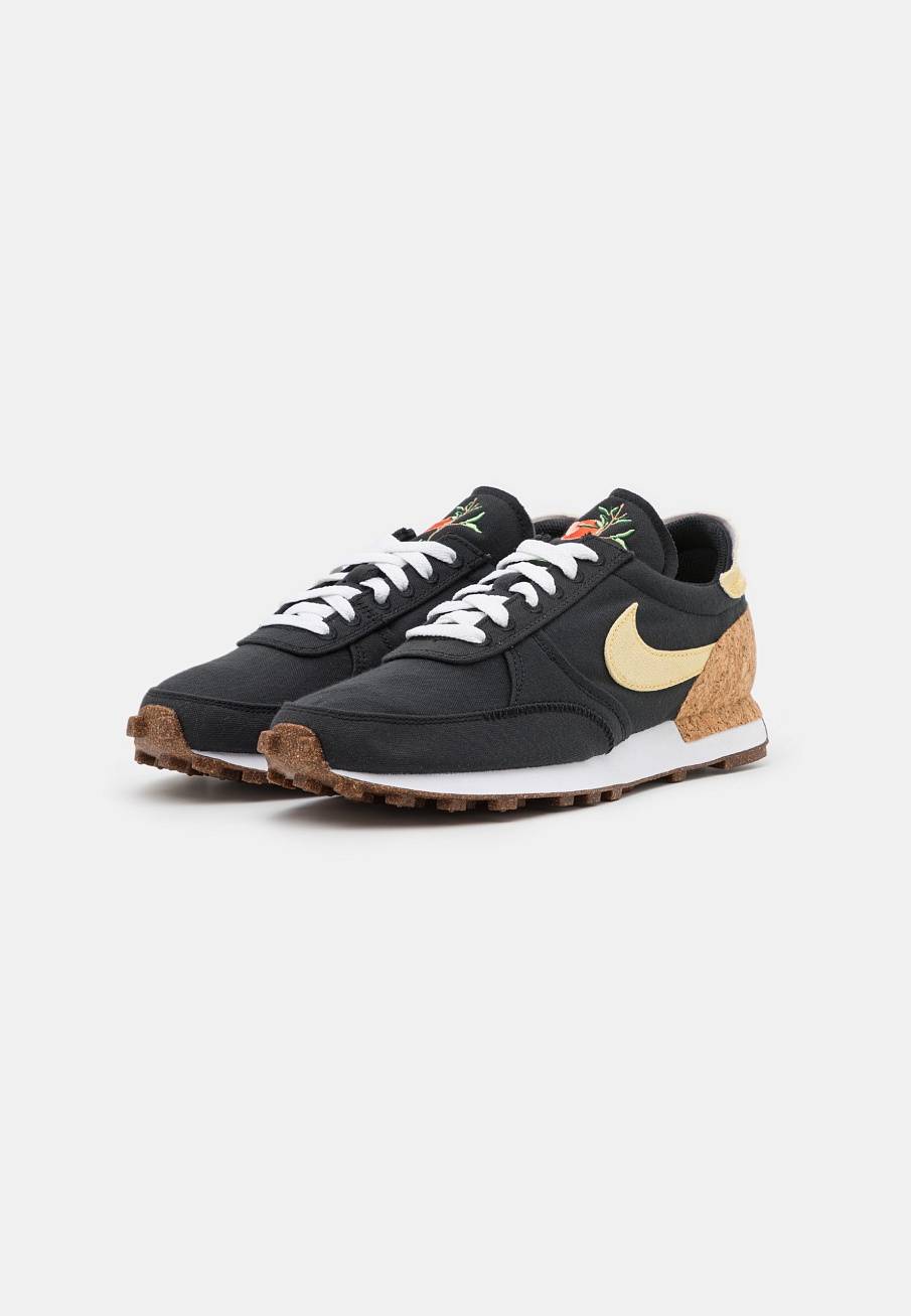Фото № 2 с приближением к товару «‎Nike Dbreak Type M2z2 »