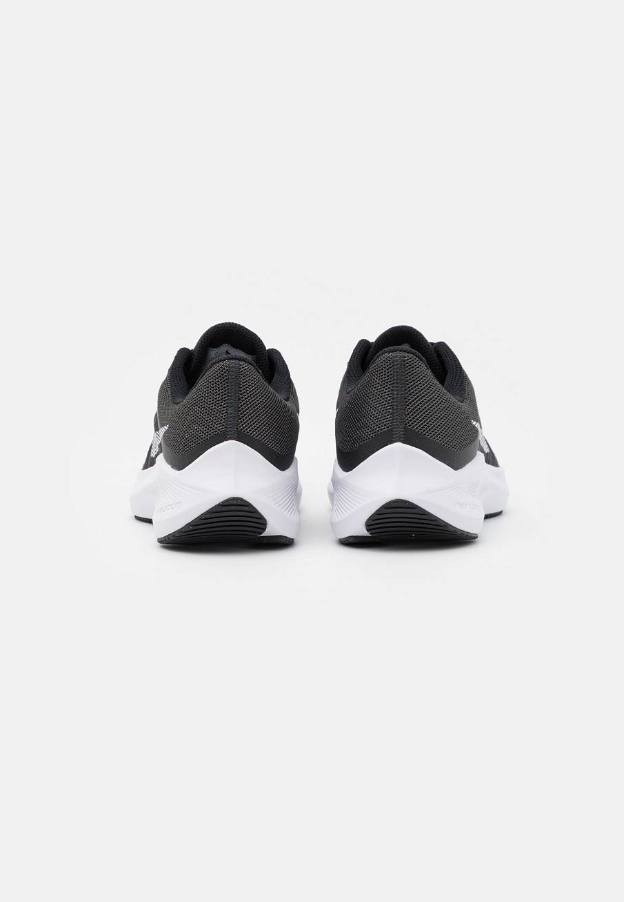 Фото № 3 с приближением к товару «‎Nike Zoom Winflo 8»