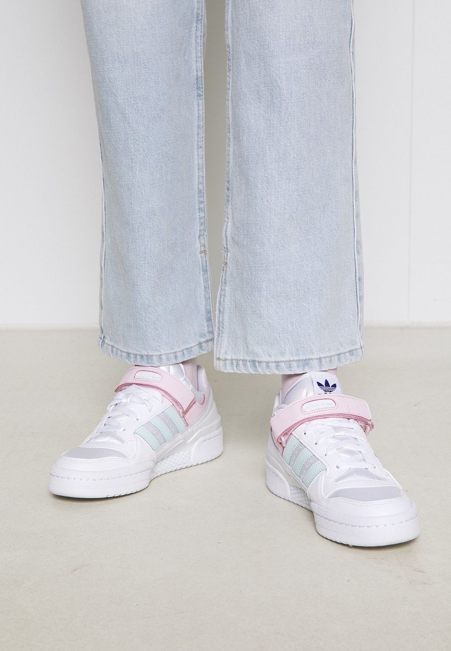 Фото № 3 с приближением к товару «‎Adidas Forum Originals Shoes »