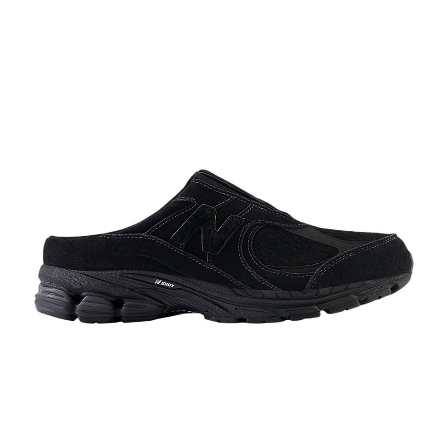 Фото № 1 с приближением к товару «‎New Balance 2002R Mule Triple Black»