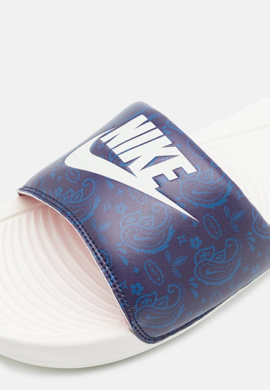 Фото № 5 с приближением к товару «‎Nike Victori One Slide Print»